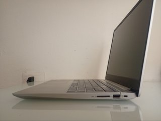 Lenovo IdeaPad 330S i5 8GB 256GB SSD Radeon
