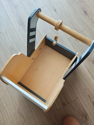 Correpasillos de madera camión servicio