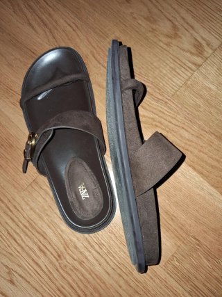 Sandalias Zara Marrones con Hebilla