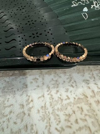 Anillo dorado con diseño