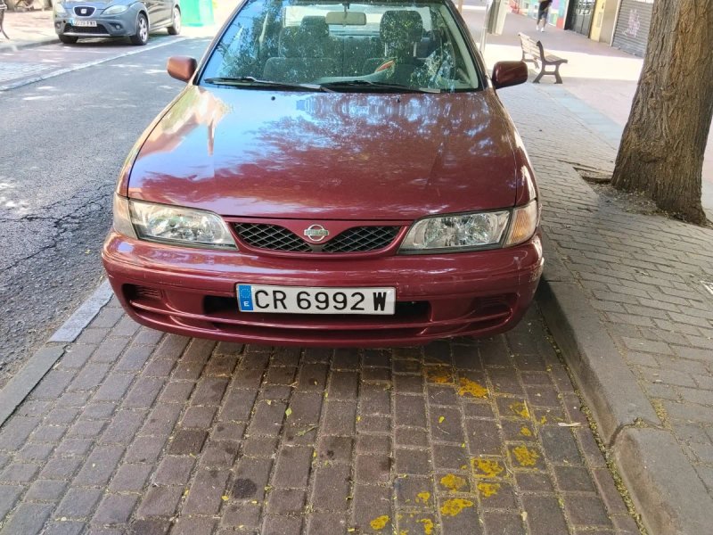 Nissan Almera 1998 - foto 1