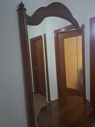 Mueble con espejo