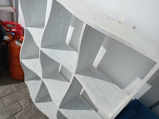 Estantería blanca de madera