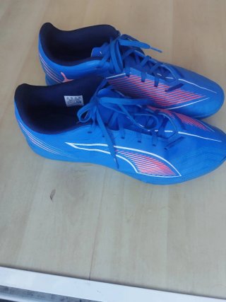 Zapatillas Fútbol Sala, marca Puma Talla 45 Unisex
