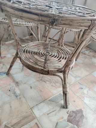 Conjunto mesa y 4 sillas de mimbre