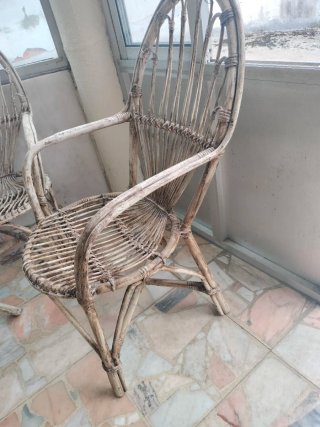 Conjunto mesa y 4 sillas de mimbre