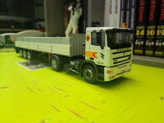Camión Pegaso con remolque troner 1/43