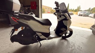 LETBE ISLAND 150cc Scooter Blanco
