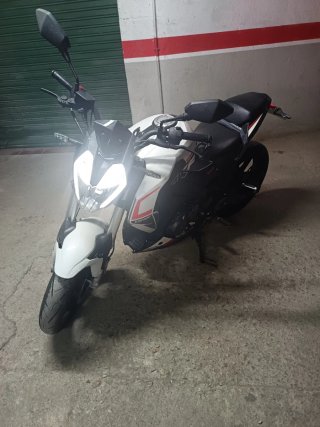 Keeway RKF 125 Euro 5 Blanca y Roja