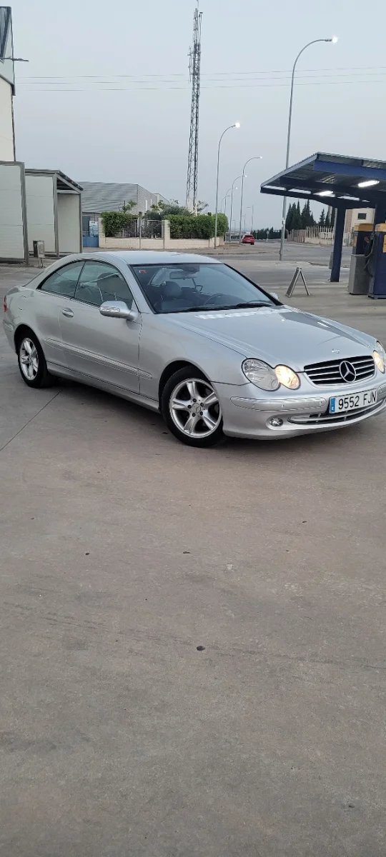Mercedes-Benz  CLK270 Avantgarde - foto 1