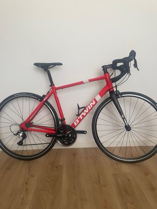 Bicicleta de carretera Btwin Roja