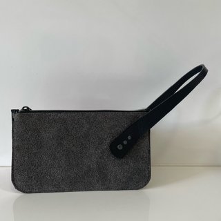Bolso de mano gris y negro