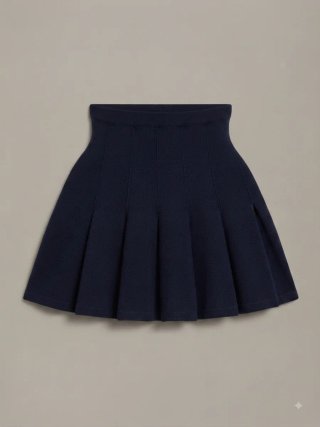 Falda plisada azul marino de zara