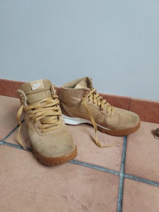 Tenis Nike Beige hombre talla 40