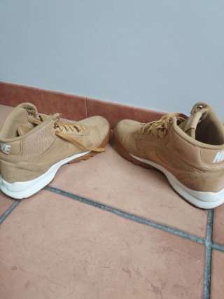 Tenis Nike Beige hombre talla 40
