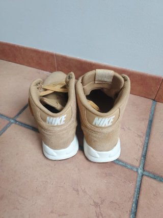 Tenis Nike Beige hombre talla 40