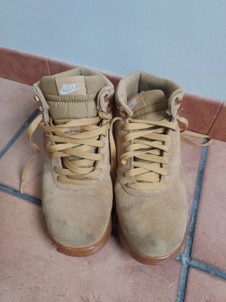 Tenis Nike Beige hombre talla 40