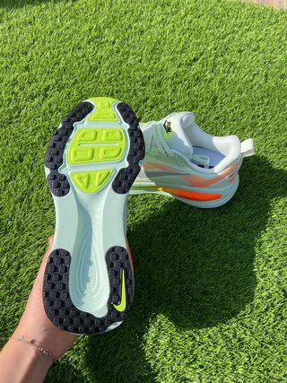 Nike ZoomX Vomero 18 Hombre Blanco Naranja