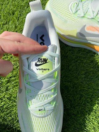Nike ZoomX Vomero 18 Hombre Blanco Naranja
