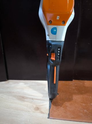 Cortasetos Stihl HSA 130R (sin cargador ni bat)
