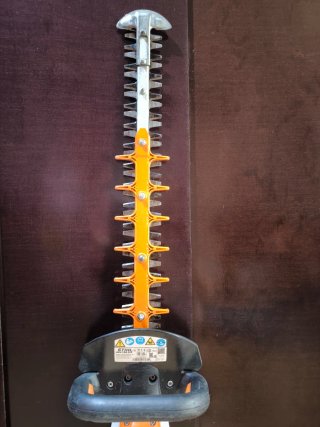 Cortasetos Stihl HSA 130R (sin cargador ni bat)