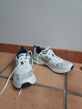 Tenis Kelme Blancos mujer talla 37