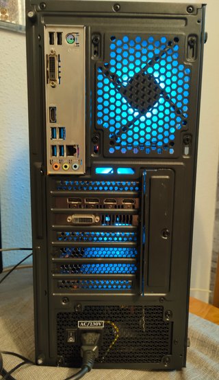 PC Gaming i5-8400 RX580 8GB 16GB SSD RGB Win11
