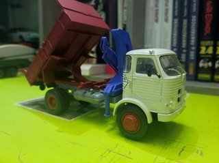 Camión Pegaso 1/43 Volquete 4x4