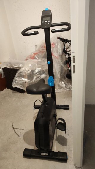 Bicicleta estática negra