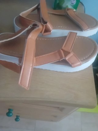Sandalias Marrones y Blancas Mujer