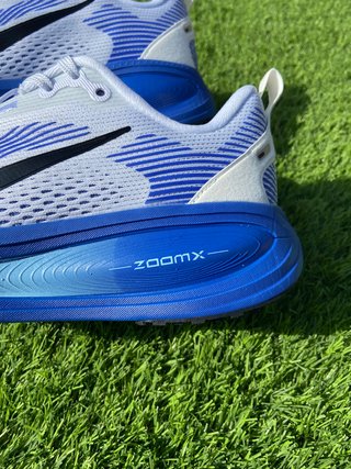 Nike ZoomX Vomero 18 - Azul/Blanco