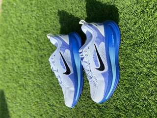 Nike ZoomX Vomero 18 - Azul/Blanco