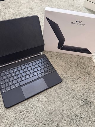 Apple Magic Keyboard iPad Air 11