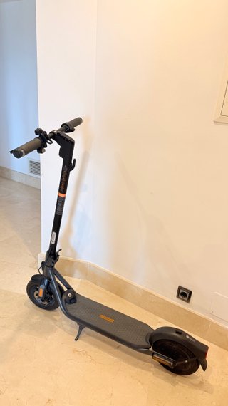 Patinete Ninebot F2 muy poco uso + Accesorios