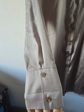 Camisa larga Zara satinada visón Talla XS