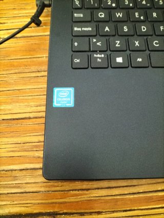 Asus VivoBook 14" (Impecable) -Ideal Casa/Estudiar