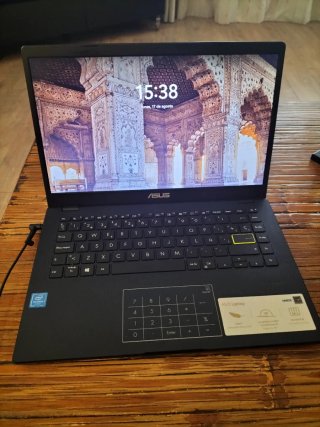 Asus VivoBook 14" (Impecable) -Ideal Casa/Estudiar