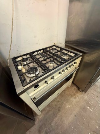 Cocina Beige y Plata