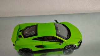 Autoart McLaren 675Lt Verde