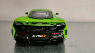 Autoart McLaren 675Lt Verde