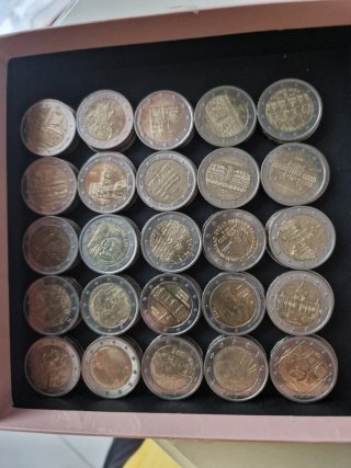 25 Monete da 2€ Varie Nazioni