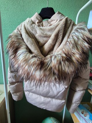 Abrigo acolchado plumas beige