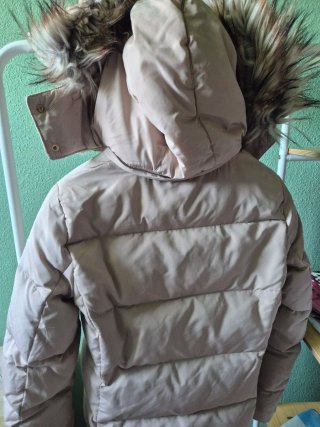 Abrigo acolchado plumas beige