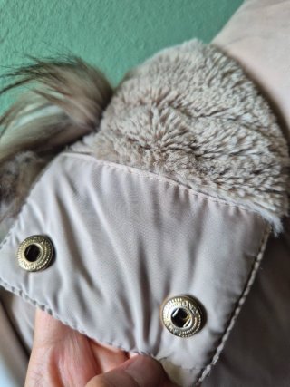 Abrigo acolchado plumas beige