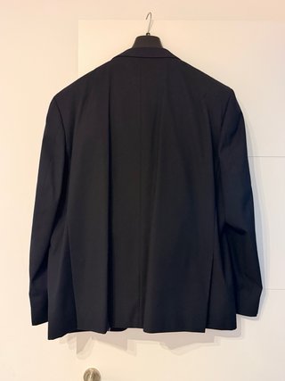 Traje azul marino oscuro para boda