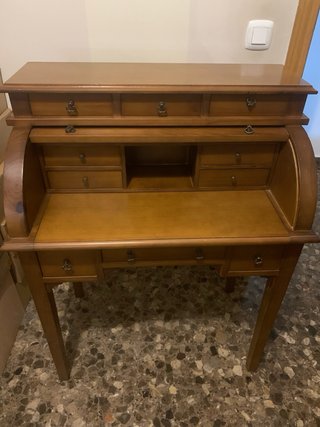 Buró escritorio de madera con cajones
