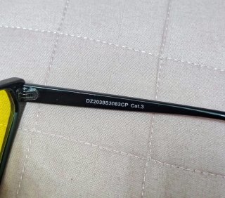 Occhiali da sole cat-eye gialli