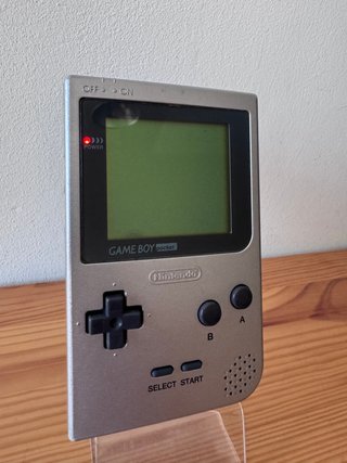 Nintendo Game Boy Pocket Plata (Pantalla Mal)