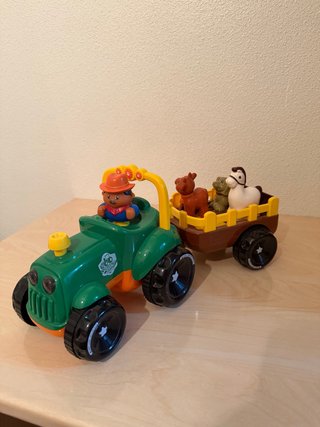 Tractor y Remolque con Animales