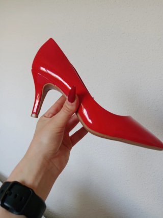 Tacones rojos charol talla 36